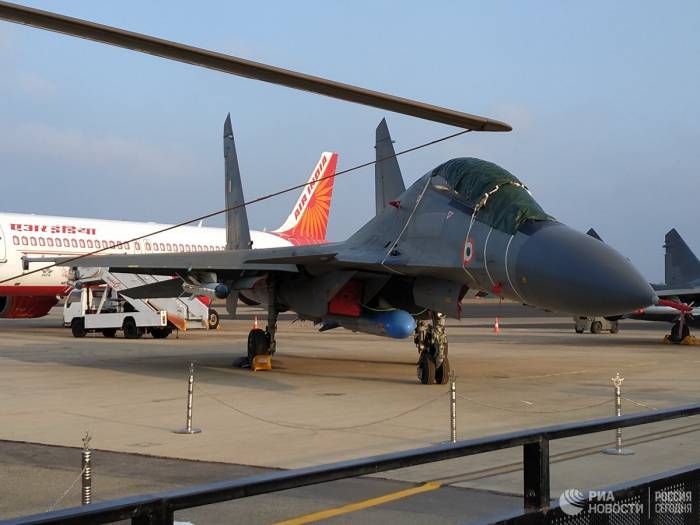 Индия приняла на вооружение первый истребитель собственной разработки
