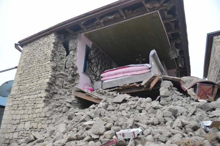 Фонд Гейдара Алиева приложит усилия для скорейшего решения возникших в результате землетрясения проблем 
