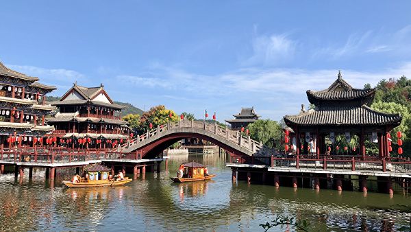 В Китае для привлечения туристов отреставрируют древний город
