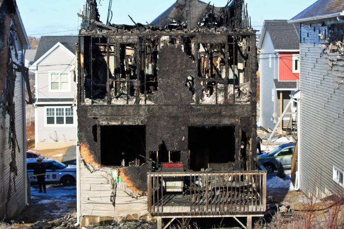 Семь детей погибли при пожаре в Канаде