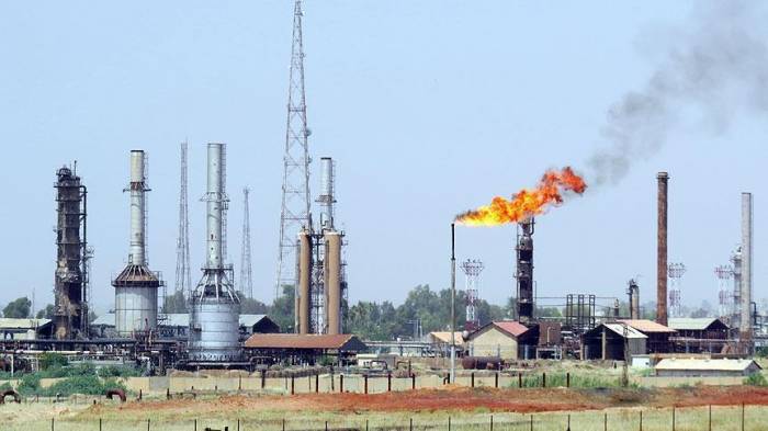 Ирак приостановил экспорт нефти в Иран
