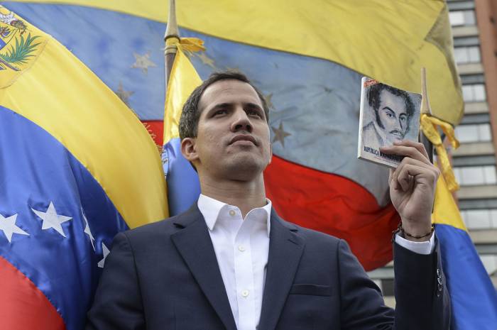 Румыния признала Гуаидо временным президентом Венесуэлы
