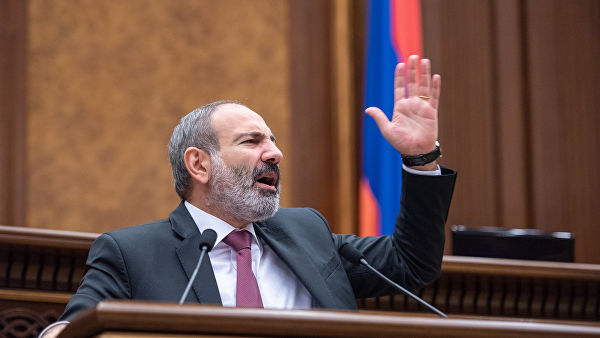 Армянская интеллигенция пошла против Пашиняна