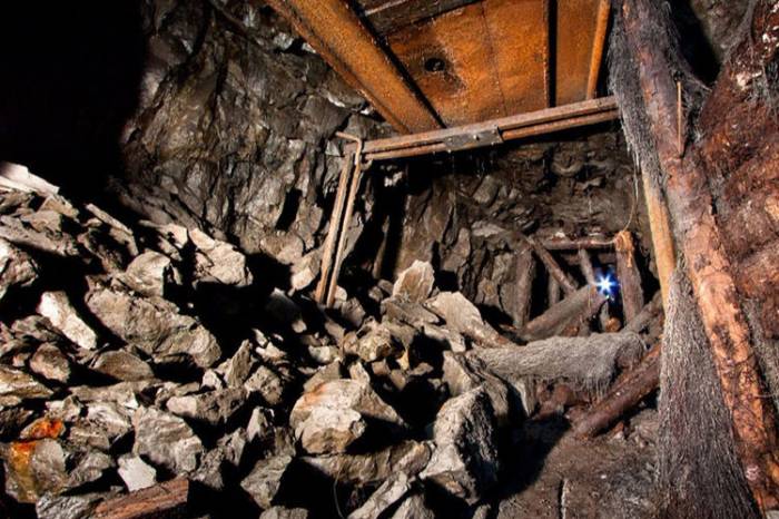 При обвале шахты в ДР Конго погибли 14 человек