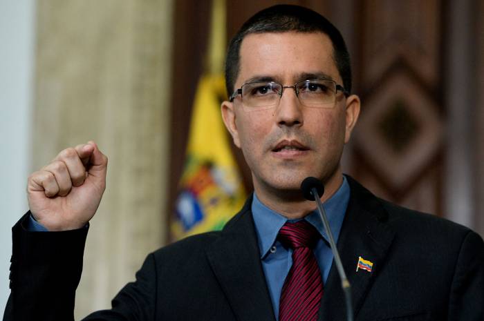Глава МИД Венесуэлы заявил о попытках США вмешаться в ВТС страны с Россией
