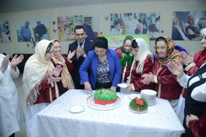 Фонд Гейдара Алиева провел праздничное веселье в учреждении социального обслуживания
