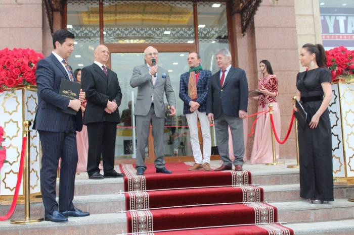 В Ташкенте открылся азербайджано-узбекский торговый центр 