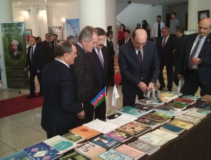 В Анкаре состоялось открытие «Года Насими»
