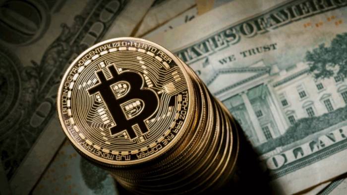 Bitcoin снова начал расти после краткосрочного падения
