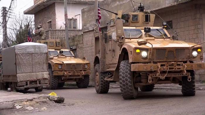 Пентагон опроверг сообщения о планах США оставить в Сирии тысячу военных
