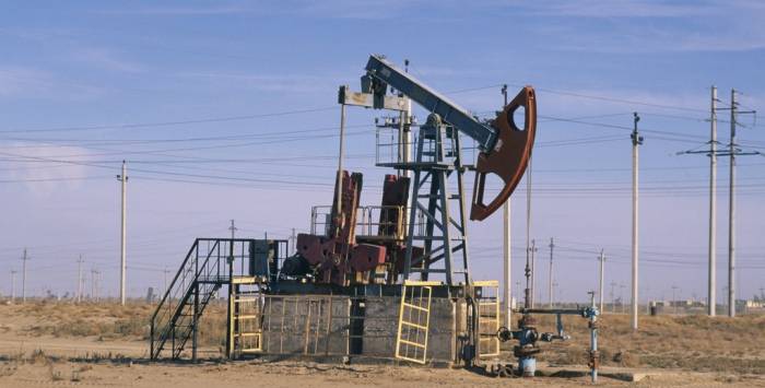Казахстан решил сократить добычу нефти вслед за Саудовской Аравией
