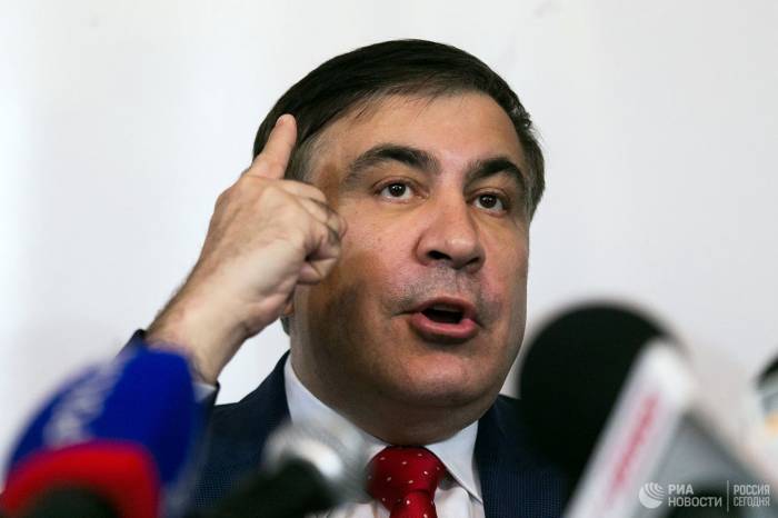 Саакашвили решил вернуться в Украину 
