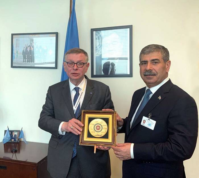 Министр обороны Азербайджана встретился с помощником Генерального секретаря ООН
