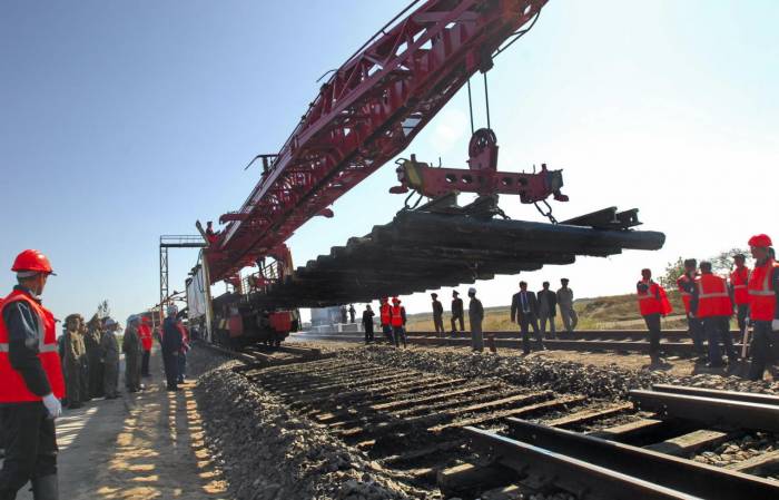 Азербайджан и Иран удвоит железнодорожные грузоперевозки
