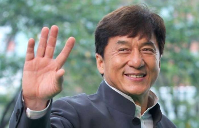 Джеки Чан призвал актеров бороться с бедностью в Китае