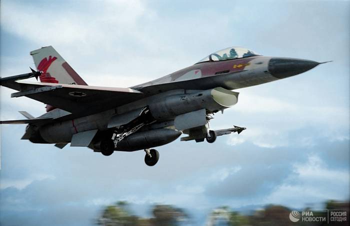 Израильская авиация атаковала сектор Газа
