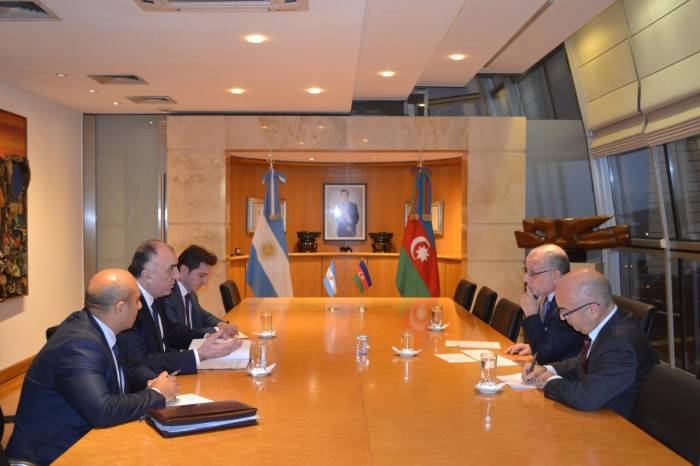 Обсуждено текущее состояние азербайджано-аргентинских двусторонних отношений
