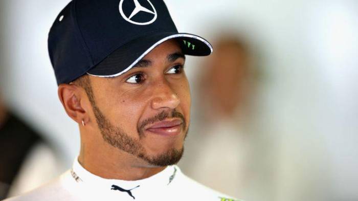 Гран-при Бахрейна "Формулы-1" выиграл Льюис Хэмилтон
