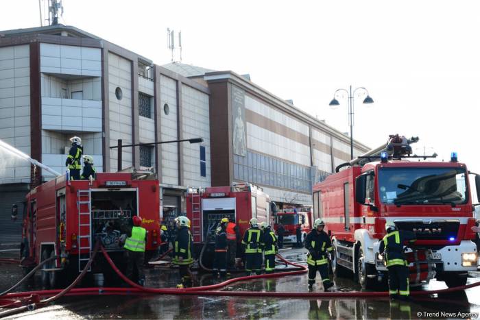 Минздрав о пострадавших в результате крупного пожара в Баку
