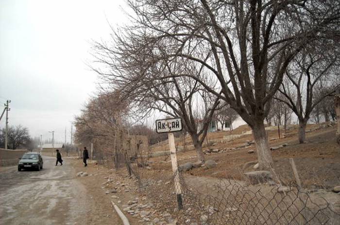 Таджикистан и Киргизия договорились построить две новых приграничных дороги
