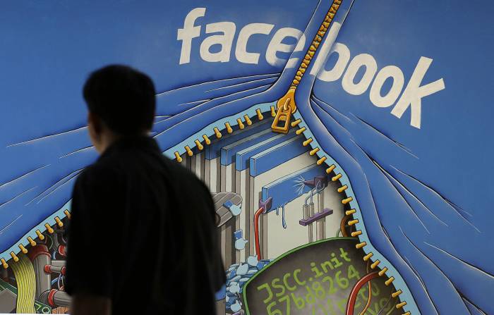 Facebook изменит технологии борьбы с насилием в ленте
