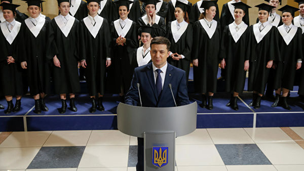 Зеленский возглавил президентскую гонку на Украине
