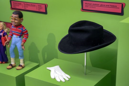 Вещи Майкла Джексона убрали из детского музея после фильма о его педофилии

