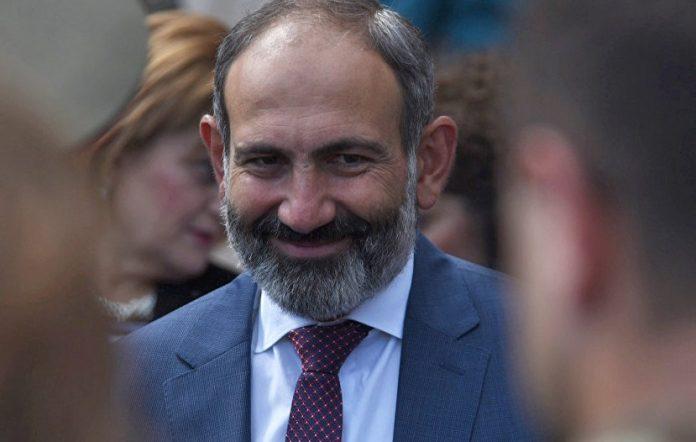 Пашинян решил отнять у армян праздничные дни