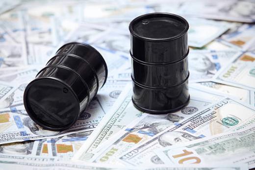 Нефть умеренно снижается на данных о запасах, Brent торгуется у $65,6 за баррель
