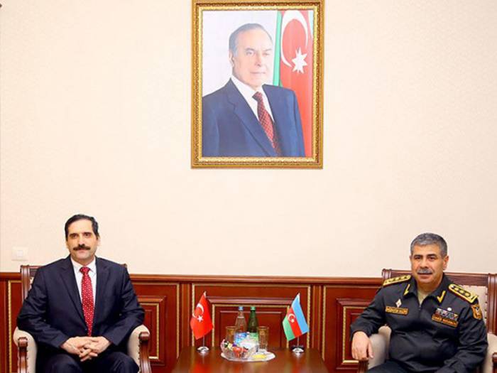 Новый военный атташе Турции представлен министру обороны Азербайджана - ФОТО 
