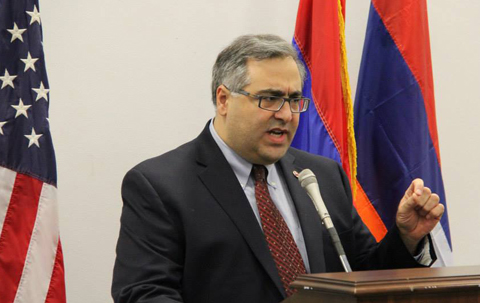 Главный армянский лоббист забил тревогу из-за возможных санкций США 