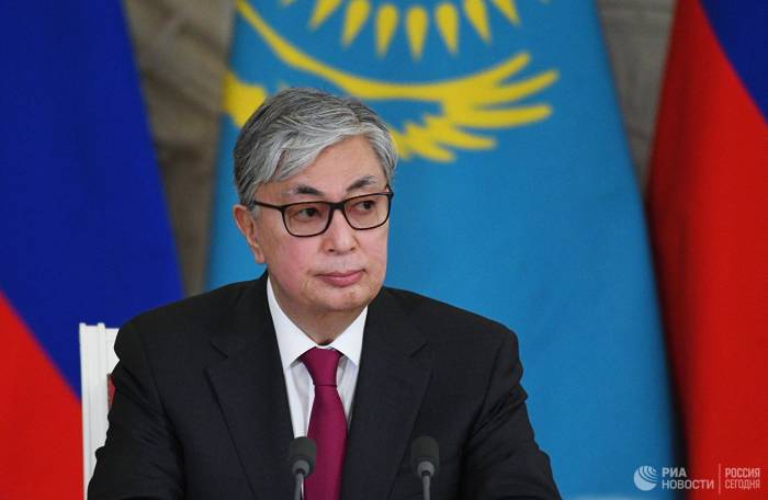 Президент Казахстана поздравил Зеленского с победой на выборах на Украине
