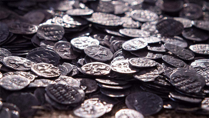 В Британии нашли золотые монеты времен «Черной смерти»
