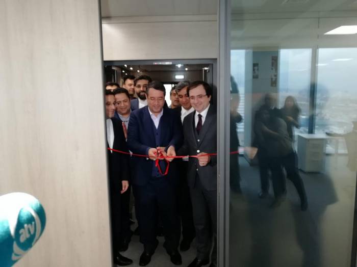 В Баку открылся Торговый центр Ирана - ФОТО
