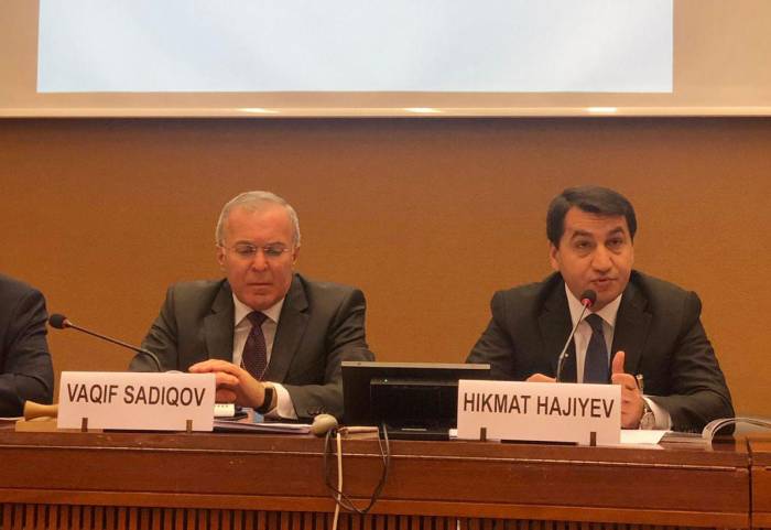 Хикмет Гаджиев: Незаконная деятельность Армении на территориях Азербайджана наносит ущерб переговорам по Нагорному Карабаху