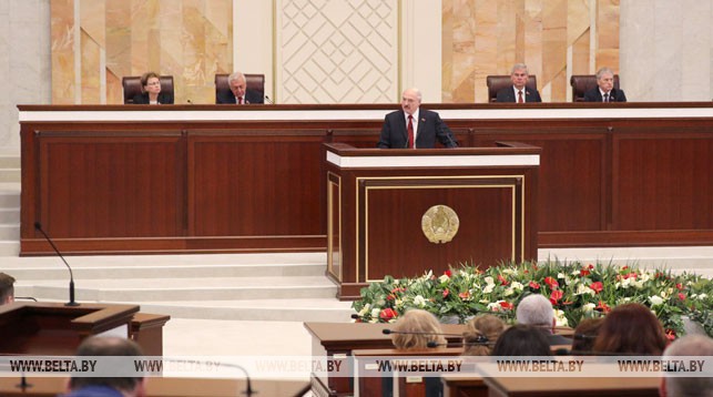 Лукашенко: "Русский язык для нас- это разум, белорусский-сердце.Что вы хотите потерять?"