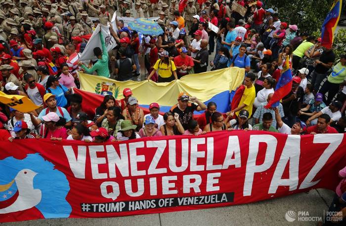 В Венесуэле начались акции сторонников и противников Мадуро

