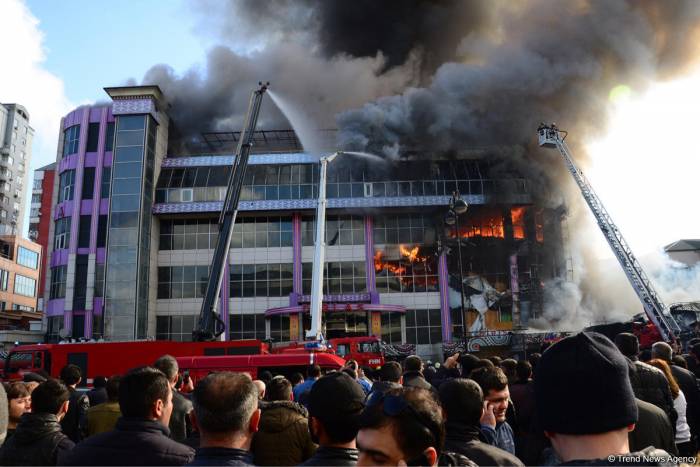 57 предпринимателей сгоревшего в Баку т/ц "Диглас" уже получили финансовую помощь - министр
