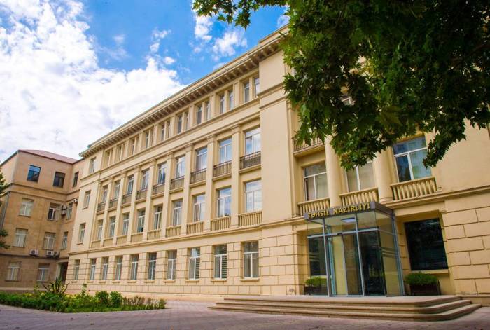 В связи с "Формулой 1" учебный процесс в ряде школ Баку приостановлен
