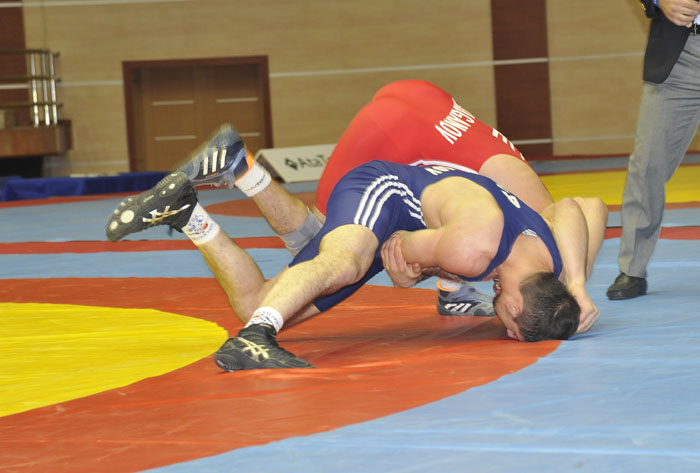 Азербайджанский борец победил армянского соперника и завоевал "бронзу" Европы
