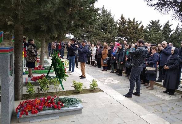 В Баку почтили память несдавшихся армянам азербайджанских разведчиков - ФОТО
