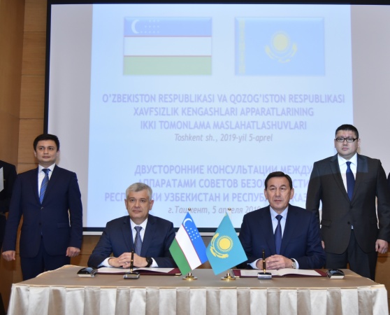 Казахстан и Узбекистан обсудили проблему безопасности в регионе
