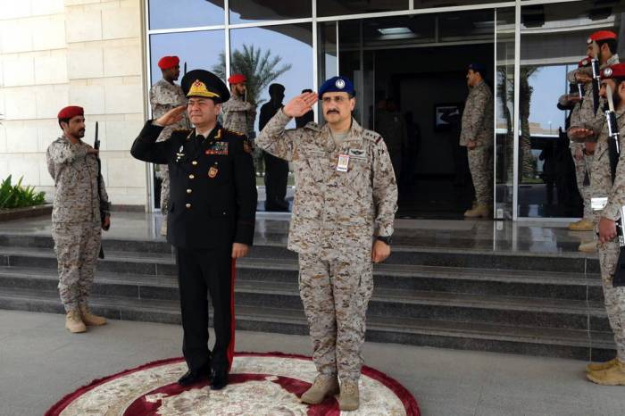 Глава Генштаба ВС Азербайджана посетил Оперативный центр Королевских ВВС Саудовской Аравии