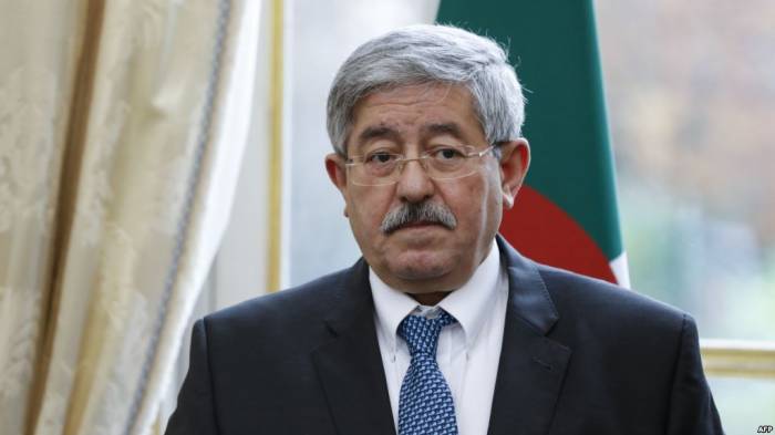 Экс-премьера Алжира вызвали в суд по делу о растрате госсредств
