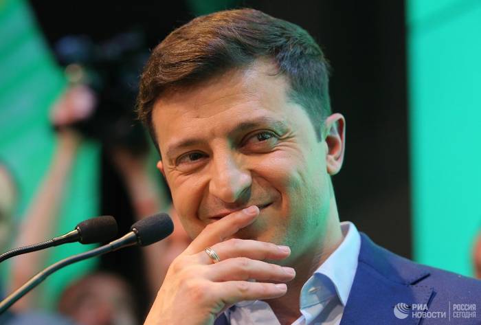 Зеленский пообещал следующие пять лет делать все, чтобы украинцы не плакали
