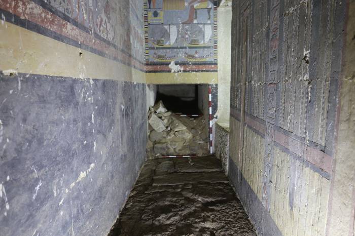 Ученые нашли в Египте разграбленные гробницы времен первых фараонов
