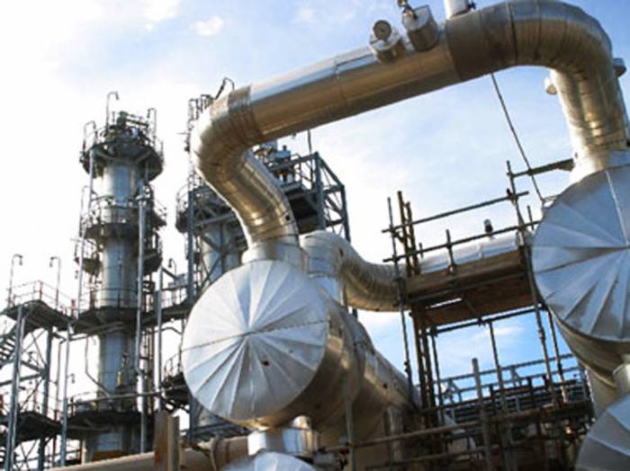 SOCAR планирует построить новую установку по первичной переработке нефти на Бакинской НПЗ
