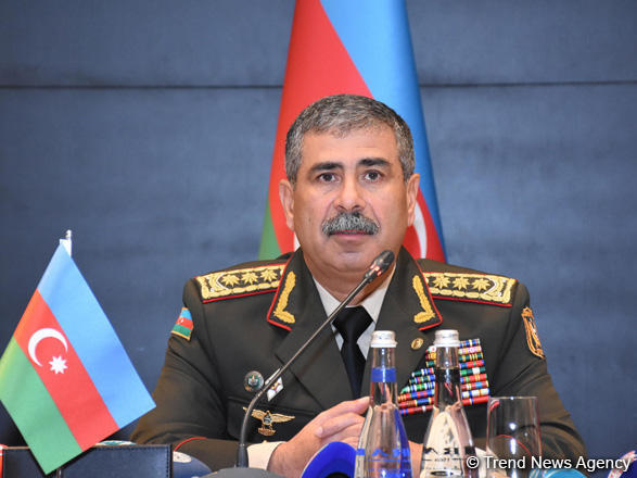 Министр обороны Азербайджана выразил соболезнования турецкому коллеге
