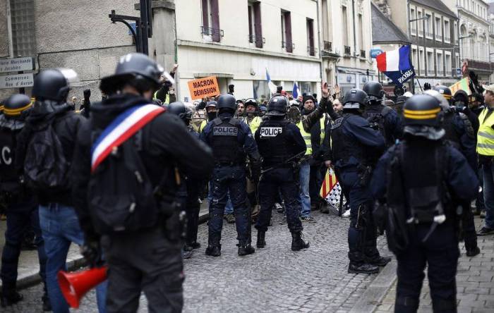 В Страсбурге задержаны 26 участников беспорядков на акции "желтых жилетов"

