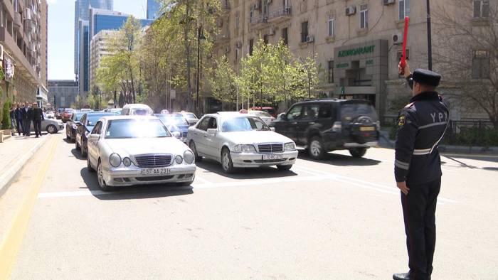 Дорожная полиция Баку работает в усиленном режиме в связи с предстоящими гонками Формулы 1
